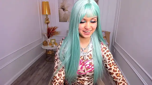 TiffanyYounge online show from April 21, 2026, 12:23 pm