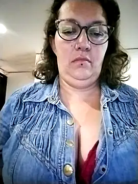 -saraqueen- online show from November 14, 2025, 4:21 pm