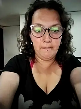 -saraqueen- online show from October 21, 2025, 2:49 pm