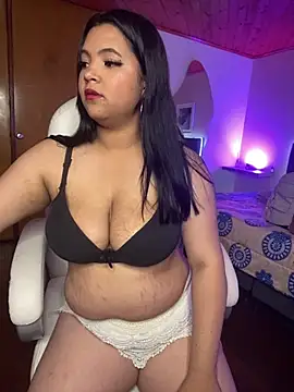 Snapshot of Emmi_boobs chatting on October 15, 2025, 4:44 am Emmi boobs online show from October 15, 2025, 4:44 am