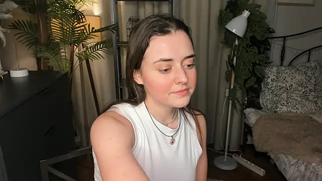 ThelmaJusto online show from November 30, 2025, 3:13 pm