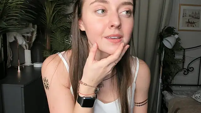 ThelmaJusto online show from October 30, 2025, 2:25 pm