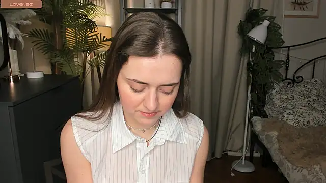 ThelmaJusto online show from December 5, 2025, 3:43 pm