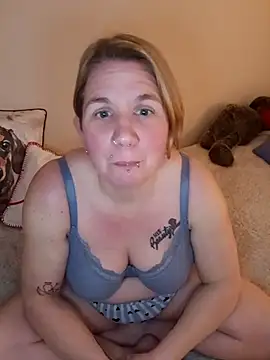 Snapshot of LaceyWestxx chatting on February 27, 2026, 8:19 pm LaceyWestxx online show from February 27, 2026, 8:19 pm