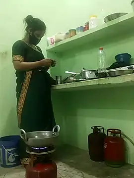 Snapshot of ROSHANI_234 chatting on October 21, 2025, 1:10 pm ROSHANI 234 online show from October 21, 2025, 1:10 pm