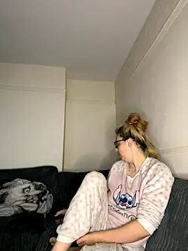 Snapshot of TabbyLovexox chatting on November 6, 2025, 7:23 am TabbyLovexox online show from November 6, 2025, 7:23 am