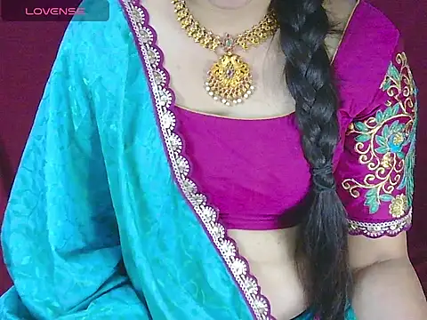 Snapshot of traditional_Jaanvi chatting on May 1, 2026, 1:49 pm traditional Jaanvi online show from May 1, 2026, 1:49 pm