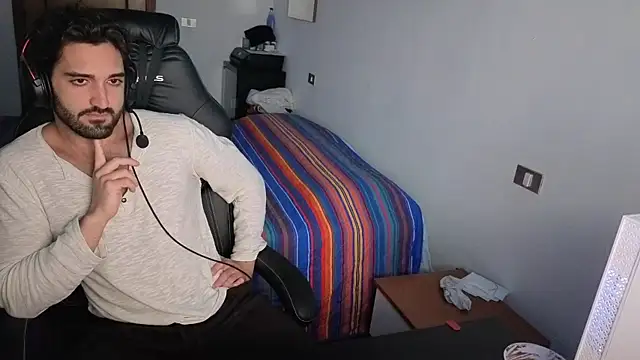 Al3xox02 online show from March 27, 2026, 10:00 pm