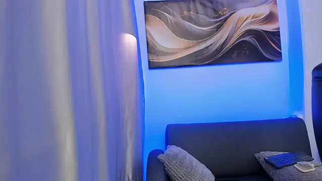 Snapshot of Leoo_Miller chatting on February 17, 2026, 4:10 am Leoo Miller online show from February 17, 2026, 4:10 am