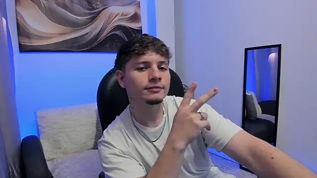 Snapshot of Leoo_Miller chatting on March 5, 2026, 3:58 am Leoo Miller online show from March 5, 2026, 3:58 am