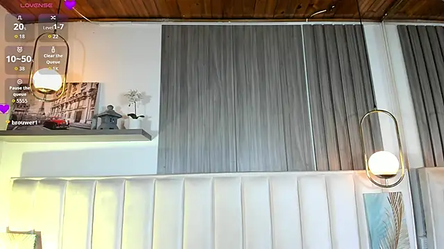 Snapshot of Yaramooun chatting on February 12, 2026, 12:38 pm Yaramooun online show from February 12, 2026, 12:38 pm