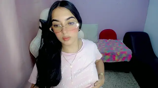 cielooo  online show from April 6, 2026, 3:46 am