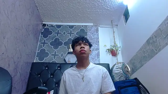 Snapshot of sexyboys_cutex18 chatting on April 18, 2026, 10:43 pm sexyboys cutex18 online show from April 18, 2026, 10:43 pm