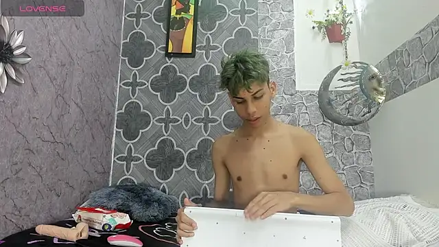 sexyboys cutex18 online show from January 8, 2026, 9:10 pm