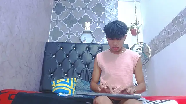 Snapshot of sexyboys_cutex18 chatting on April 14, 2026, 3:00 am sexyboys cutex18 online show from April 14, 2026, 3:00 am
