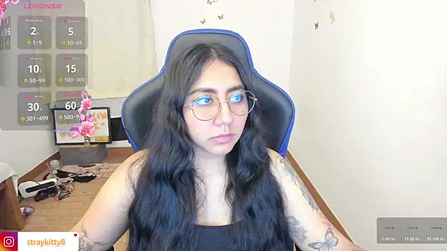 Snapshot of LoveLyy- chatting on July 9, 2026, 11:59 pm LoveLyy- online show from July 9, 2026, 11:59 pm
