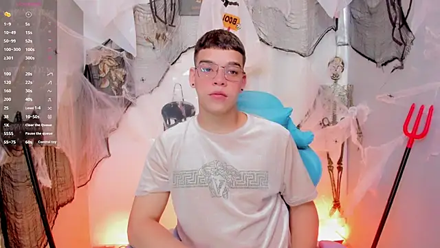 Snapshot of alex_boyy chatting on October 29, 2025, 6:07 pm alex boyy online show from October 29, 2025, 6:07 pm