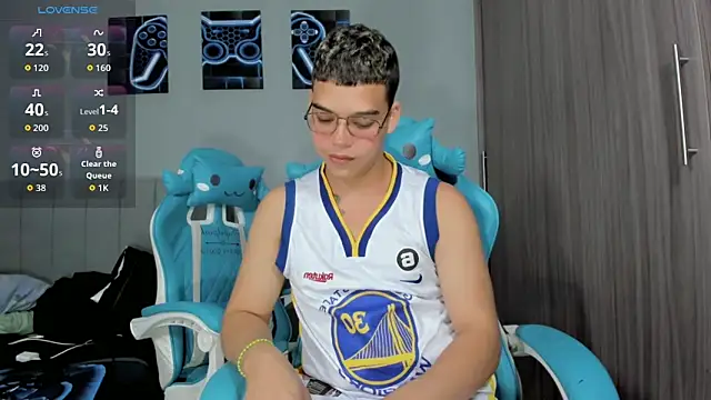 Snapshot of alex_boyy chatting on October 6, 2025, 6:36 am alex boyy online show from October 6, 2025, 6:36 am