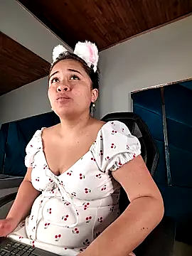 Snapshot of KarinaSanchezz chatting on October 10, 2025, 7:53 am KarinaSanchezz online show from October 10, 2025, 7:53 am