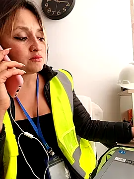 Snapshot of Nata-A77 chatting on October 15, 2025, 3:20 pm Nata-A77 online show from October 15, 2025, 3:20 pm