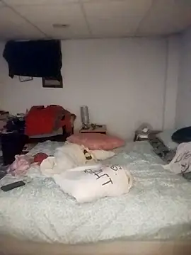 Snapshot of Lauren2012ss chatting on October 16, 2025, 2:42 am Lauren2012ss online show from October 16, 2025, 2:42 am