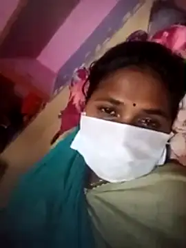 Snapshot of Eswar77 chatting on October 22, 2025, 5:12 pm Eswar77 online show from October 22, 2025, 5:12 pm