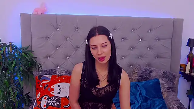 MaeAnna online show from November 2, 2025, 4:39 am