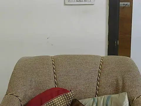 cute zaraa online show from November 9, 2025, 3:54 am