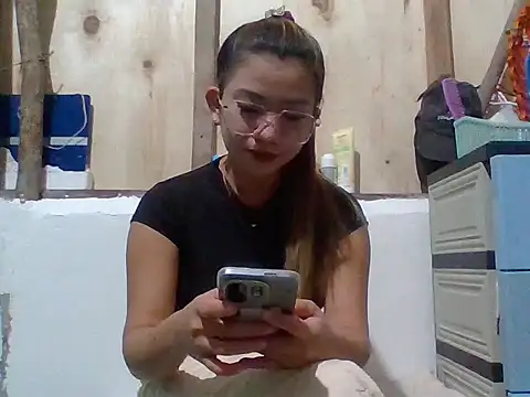 Hot Lina31 online show from March 16, 2026, 5:05 pm