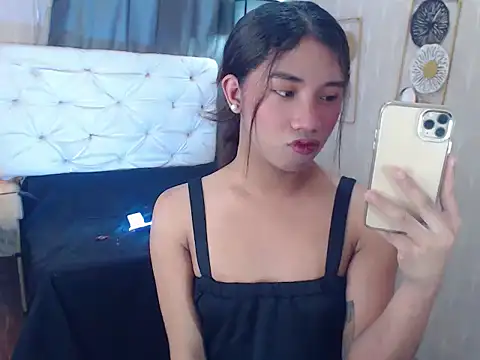 Snapshot of Seductive_nathalie chatting on November 24, 2025, 1:38 am Seductive nathalie online show from November 24, 2025, 1:38 am