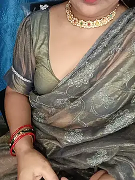 Snapshot of Rashmi_011 chatting on July 9, 2026, 12:44 am Rashmi 011 online show from July 9, 2026, 12:44 am