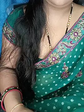 Snapshot of Rashmi_011 chatting on July 10, 2026, 12:32 am Rashmi 011 online show from July 10, 2026, 12:32 am