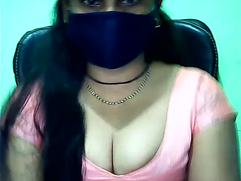 Snapshot of Rashmi_011 chatting on February 20, 2026, 1:24 pm Rashmi 011 online show from February 20, 2026, 1:24 pm
