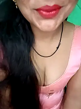 Snapshot of Rashmi_011 chatting on February 12, 2026, 12:10 am Rashmi 011 online show from February 12, 2026, 12:10 am