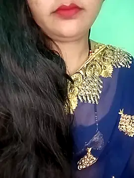 Snapshot of Rashmi_011 chatting on December 17, 2025, 11:32 pm Rashmi 011 online show from December 17, 2025, 11:32 pm