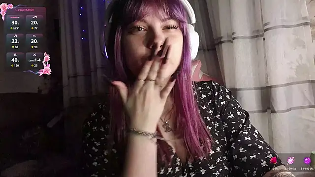 Snapshot of KristiBloom chatting on February 26, 2026, 10:43 pm KristiBloom online show from February 26, 2026, 10:43 pm