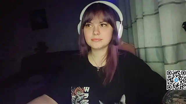 Snapshot of KristiBloom chatting on February 20, 2026, 9:17 pm KristiBloom online show from February 20, 2026, 9:17 pm