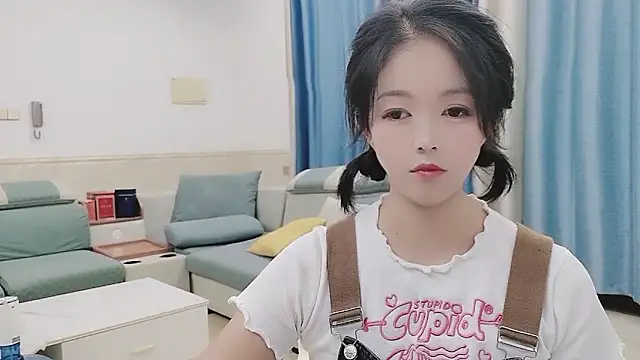 Q Yumi online show from October 15, 2025, 9:28 am