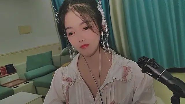 Q Yumi online show from October 17, 2025, 12:40 pm