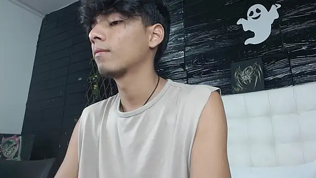 Snapshot of tyler_wolf1_ chatting on October 21, 2025, 12:26 pm tyler wolf1 online show from October 21, 2025, 12:26 pm