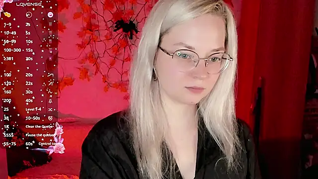 HoneyDazzle online show from November 5, 2025, 9:18 pm