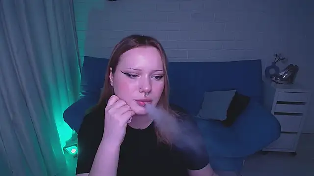 Snapshot of AuroraMour chatting on October 15, 2025, 2:36 pm AuroraMour online show from October 15, 2025, 2:36 pm