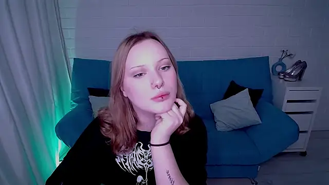 Snapshot of AuroraMour chatting on October 8, 2025, 5:13 pm AuroraMour online show from October 8, 2025, 5:13 pm