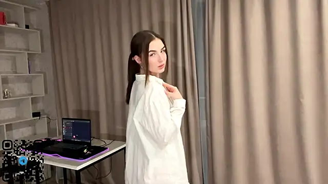 RinaModel online show from October 18, 2025, 6:10 pm