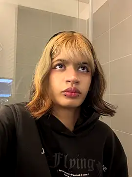 Snapshot of sukulaurens chatting on November 3, 2025, 2:50 am sukulaurens online show from November 3, 2025, 2:50 am