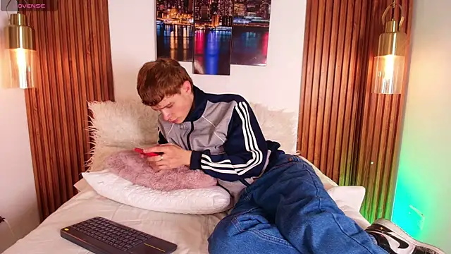 Snapshot of JackFrosst chatting on November 13, 2025, 12:31 pm JackFrosst online show from November 13, 2025, 12:31 pm