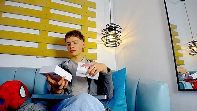 Snapshot of JackFrosst chatting on January 8, 2026, 1:39 pm JackFrosst online show from January 8, 2026, 1:39 pm