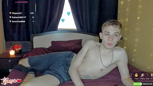 Snapshot of felixcurt69 chatting on April 22, 2026, 9:27 am felixcurt69 online show from April 22, 2026, 9:27 am