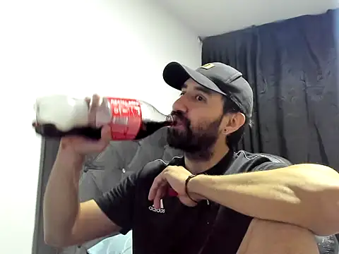 Snapshot of coolfriki chatting on October 21, 2025, 6:02 am coolfriki online show from October 21, 2025, 6:02 am