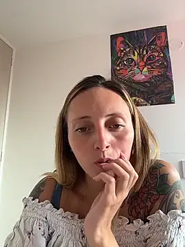 Snapshot of Mia_dca chatting on December 18, 2025, 7:40 pm Mia dca online show from December 18, 2025, 7:40 pm